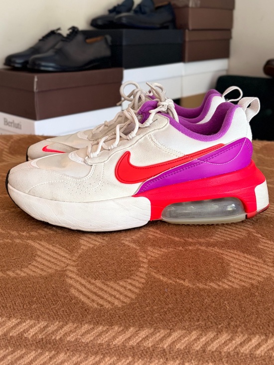 Nike Shoes - *pre-loved* Nike Wmns Air Max Verona 'White Crimson Purple'